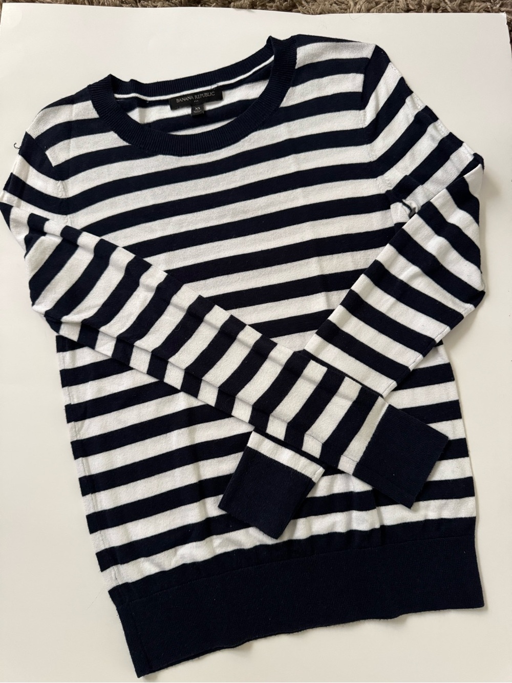 Banana Republic Navy & White Striped Crewneck Sweater, XS size…🥰 (3)